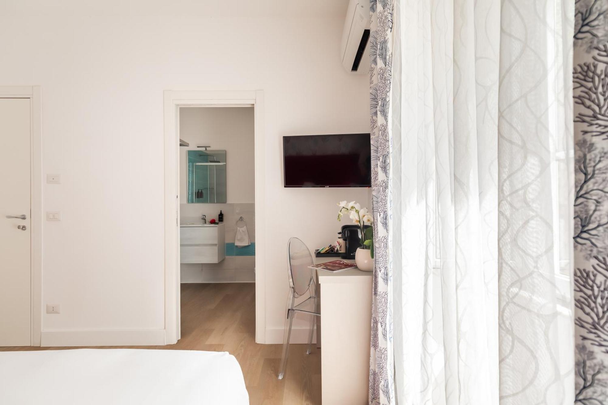 Yourhome - Blue Marina Rooms ซอร์เรนโต ภายนอก รูปภาพ